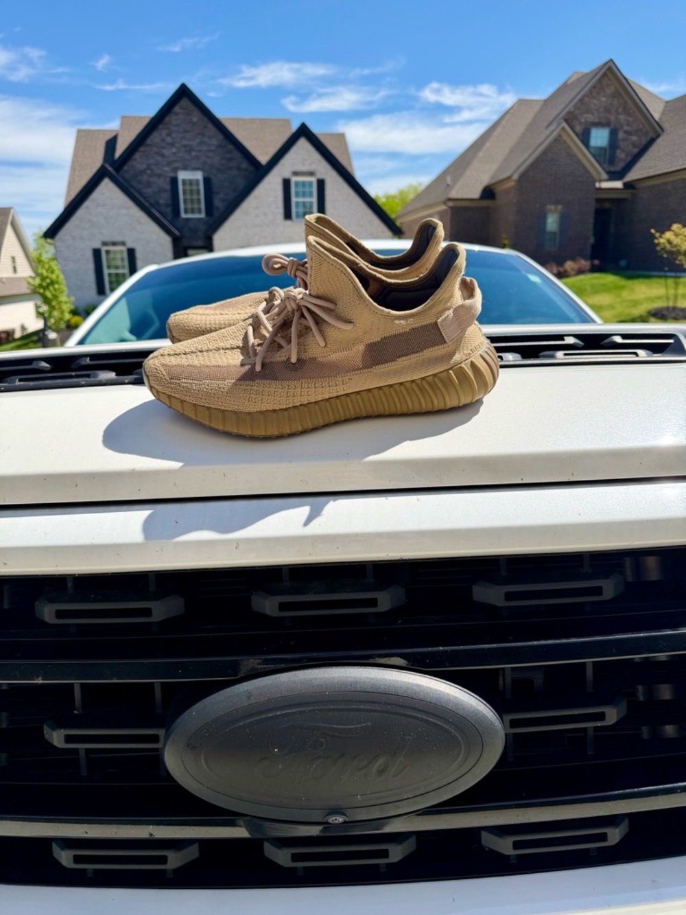 Mens Yeezy earth sneakers size 12.5
